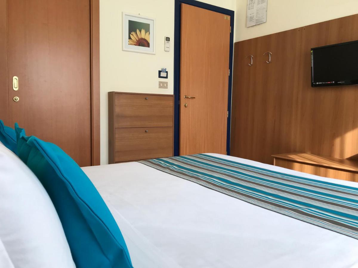 Golf Hotel Riccione Esterno foto